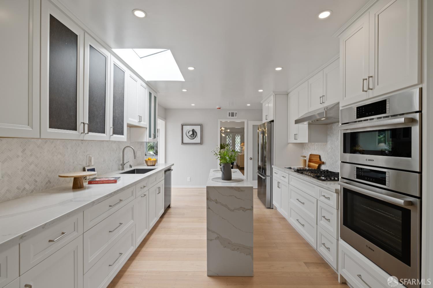 San Francisco, California 94132, United States, 4 Bedrooms Bedrooms, ,3 BathroomsBathrooms,Residential,Active,166018