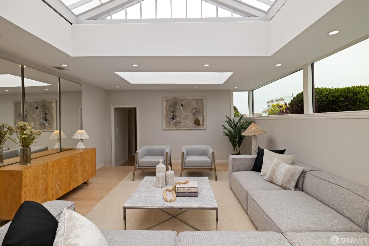 San Francisco, California 94132, United States, 4 Bedrooms Bedrooms, ,3 BathroomsBathrooms,Residential,Active,166018