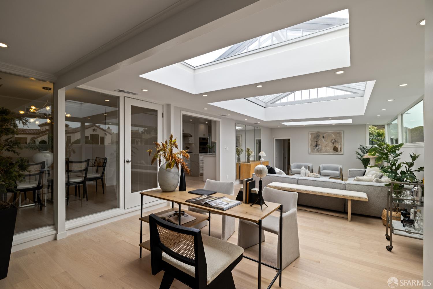 San Francisco, California 94132, United States, 4 Bedrooms Bedrooms, ,3 BathroomsBathrooms,Residential,Active,166018