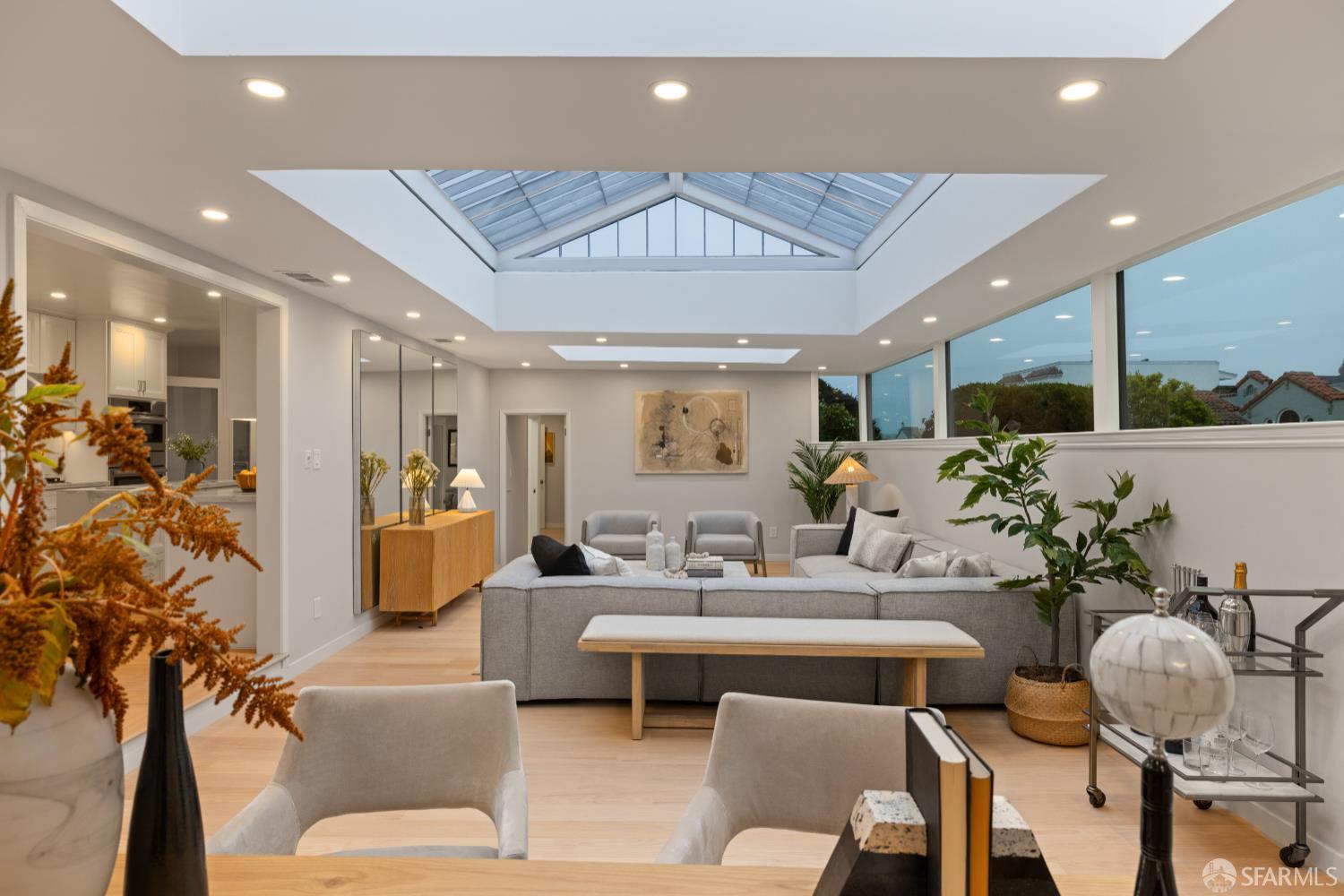 San Francisco, California 94132, United States, 4 Bedrooms Bedrooms, ,3 BathroomsBathrooms,Residential,Active,166018