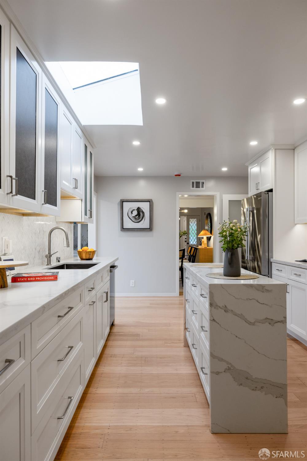 San Francisco, California 94132, United States, 4 Bedrooms Bedrooms, ,3 BathroomsBathrooms,Residential,Active,166018