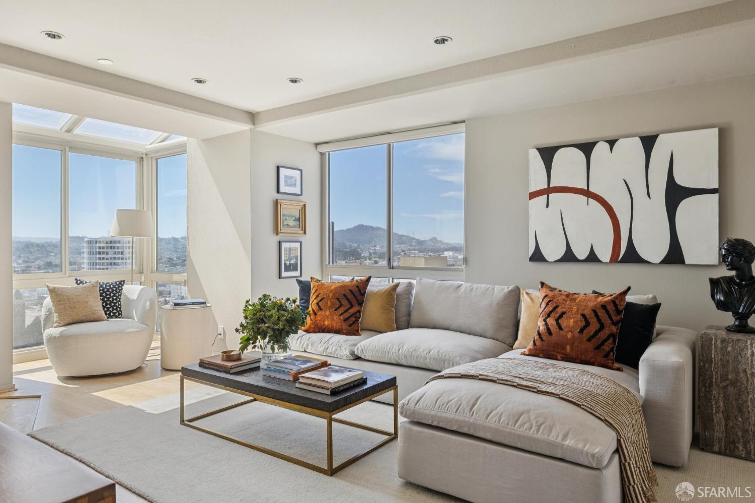 1 Daniel Burnham Court 1608