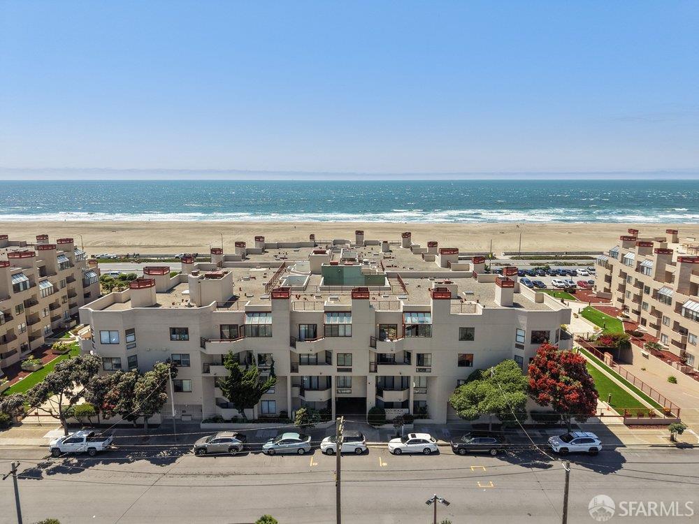 855 La Playa Street 456