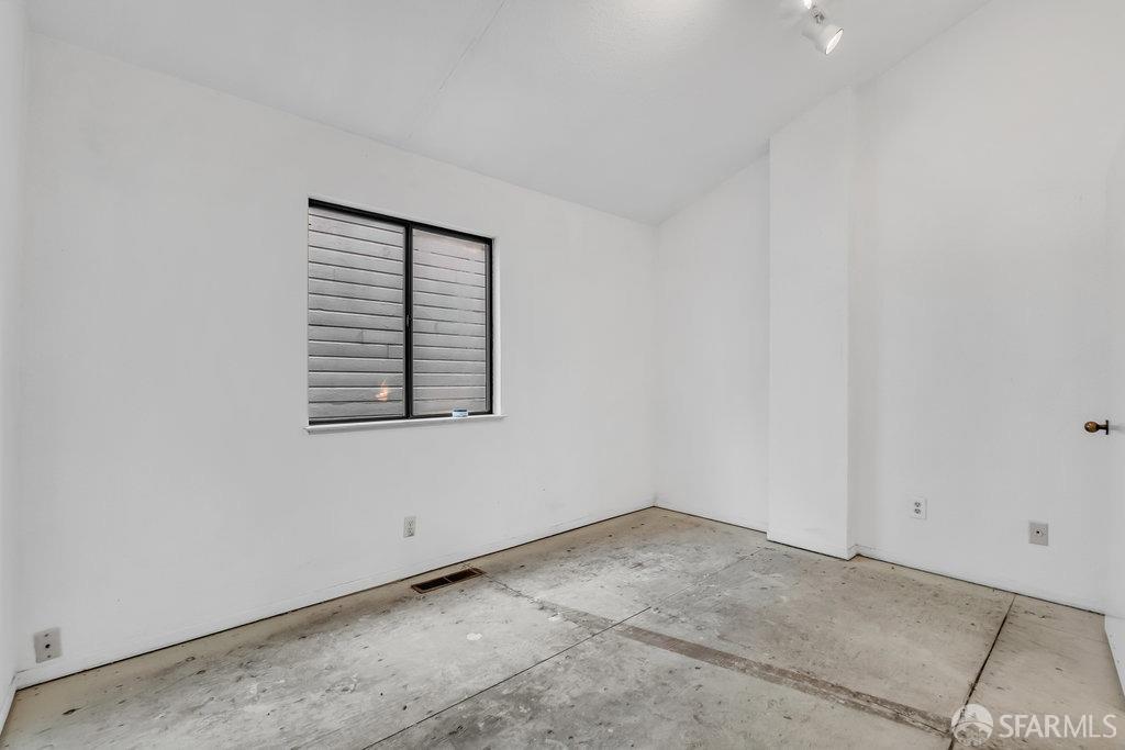 San Francisco, California 94117, United States, 1 Bedroom Bedrooms, ,1 BathroomBathrooms,Residential,Pending,122019