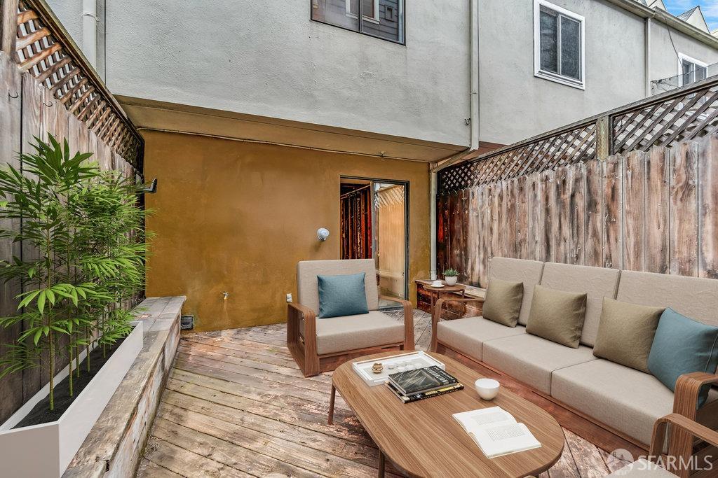 San Francisco, California 94117, United States, 1 Bedroom Bedrooms, ,1 BathroomBathrooms,Residential,Pending,122019