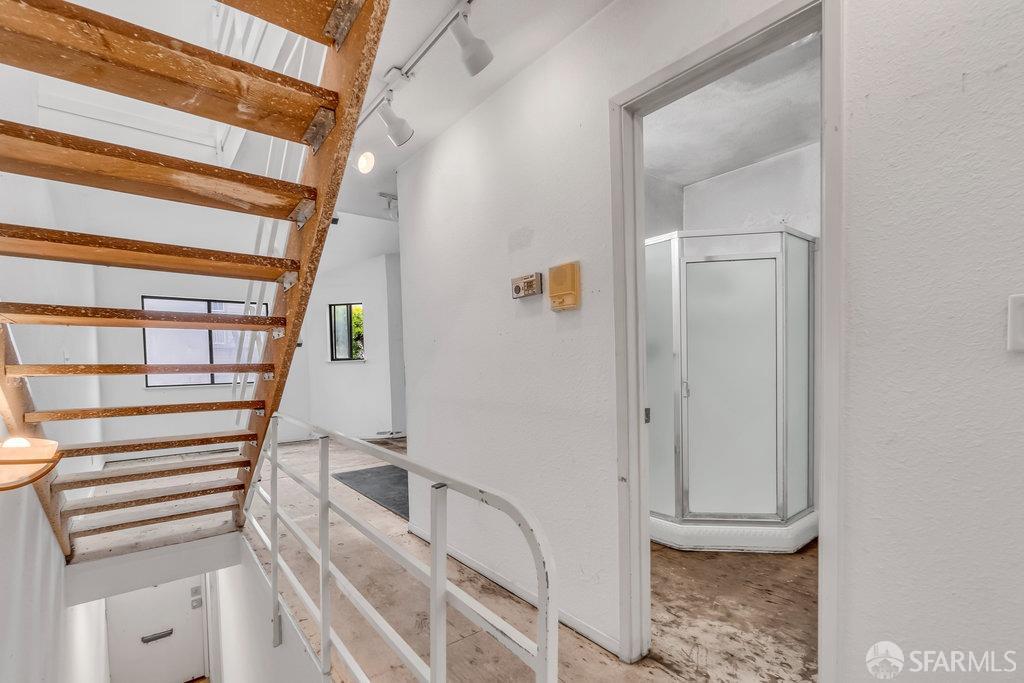 San Francisco, California 94117, United States, 1 Bedroom Bedrooms, ,1 BathroomBathrooms,Residential,Pending,122019