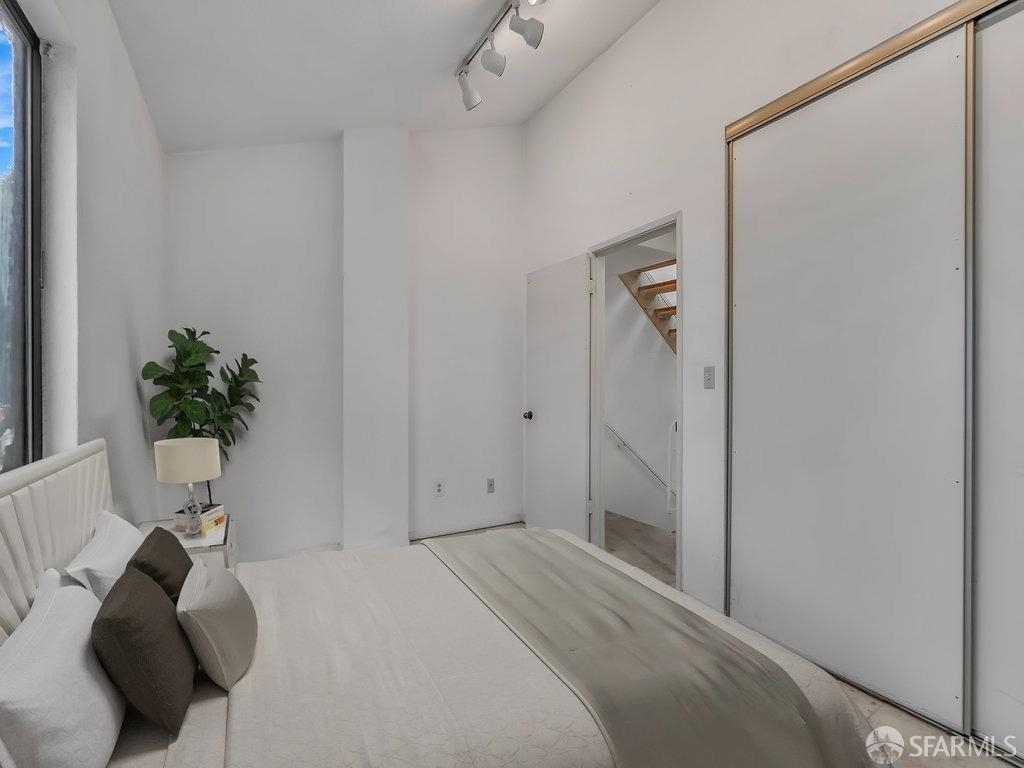 San Francisco, California 94117, United States, 1 Bedroom Bedrooms, ,1 BathroomBathrooms,Residential,Pending,122019