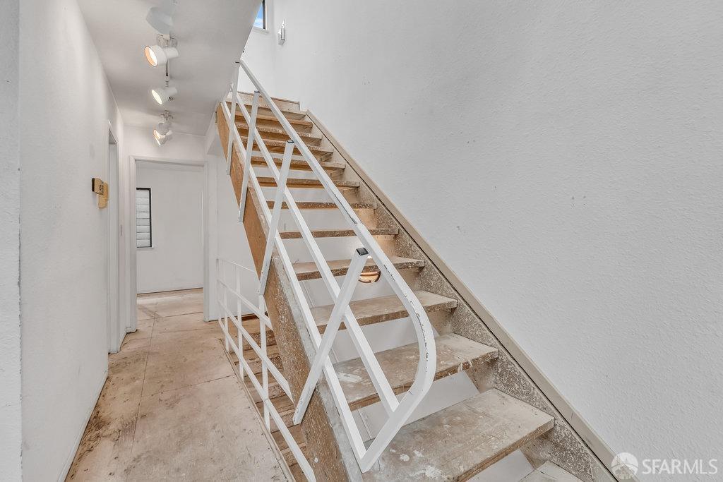 San Francisco, California 94117, United States, 1 Bedroom Bedrooms, ,1 BathroomBathrooms,Residential,Pending,122019