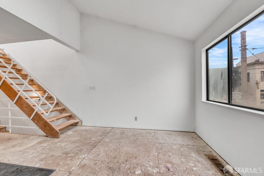 San Francisco, California 94117, United States, 1 Bedroom Bedrooms, ,1 BathroomBathrooms,Residential,Pending,122019