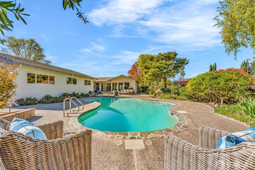 Walnut Creek, California 94598, United States, 3 Bedrooms Bedrooms, ,3 BathroomsBathrooms,Residential,Active,239598