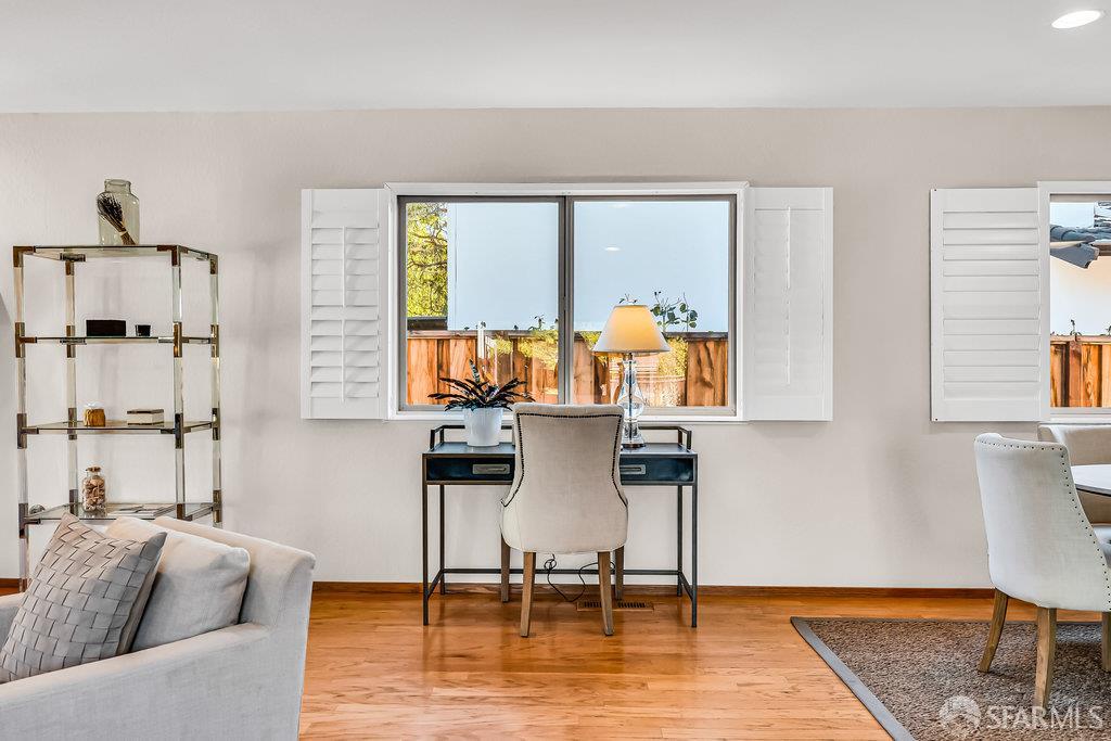 Walnut Creek, California 94598, United States, 3 Bedrooms Bedrooms, ,3 BathroomsBathrooms,Residential,Active,239598