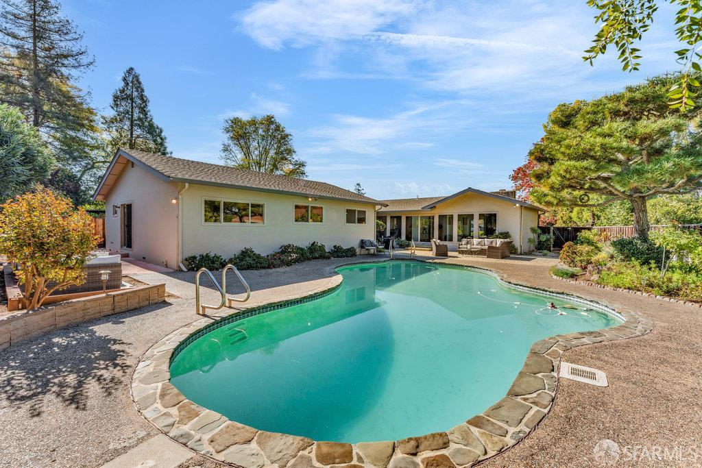 Walnut Creek, California 94598, United States, 3 Bedrooms Bedrooms, ,3 BathroomsBathrooms,Residential,Active,239598