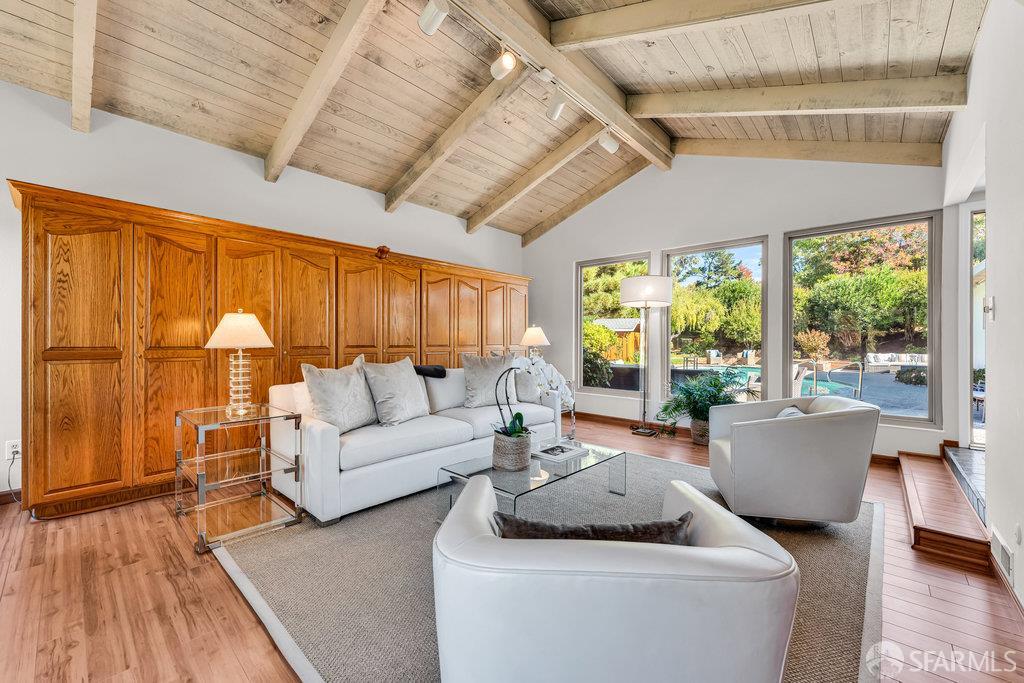 Walnut Creek, California 94598, United States, 3 Bedrooms Bedrooms, ,3 BathroomsBathrooms,Residential,Active,239598