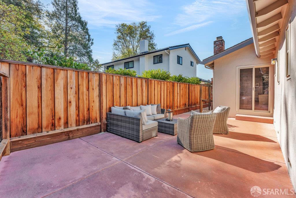 Walnut Creek, California 94598, United States, 3 Bedrooms Bedrooms, ,3 BathroomsBathrooms,Residential,Active,239598