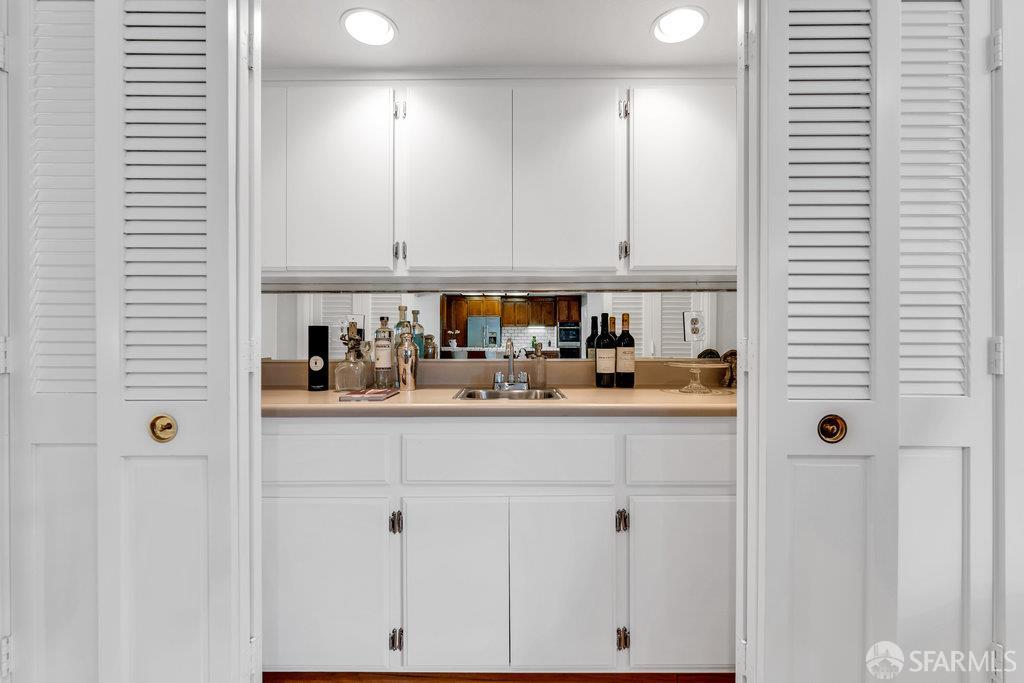 Walnut Creek, California 94598, United States, 3 Bedrooms Bedrooms, ,3 BathroomsBathrooms,Residential,Active,239598