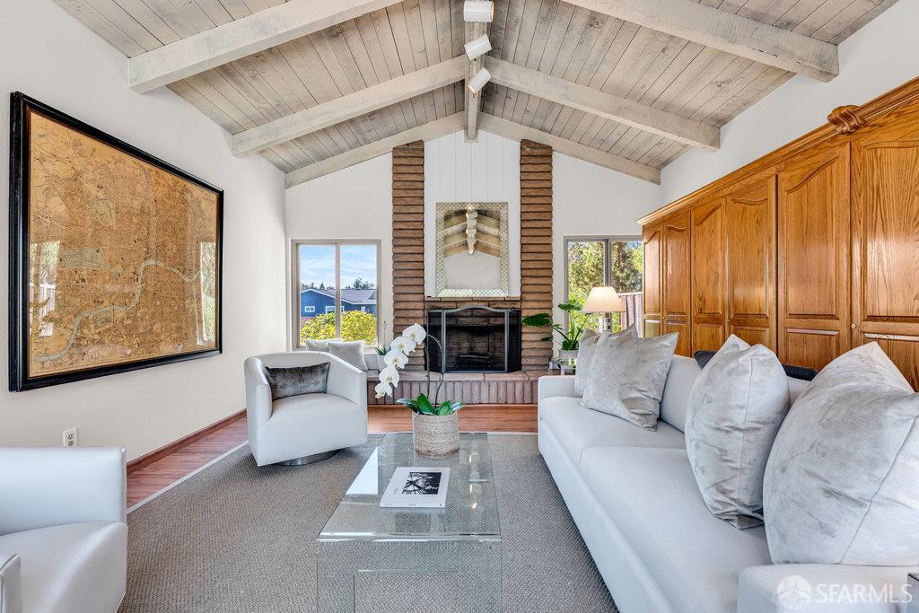 Walnut Creek, California 94598, United States, 3 Bedrooms Bedrooms, ,3 BathroomsBathrooms,Residential,Active,239598