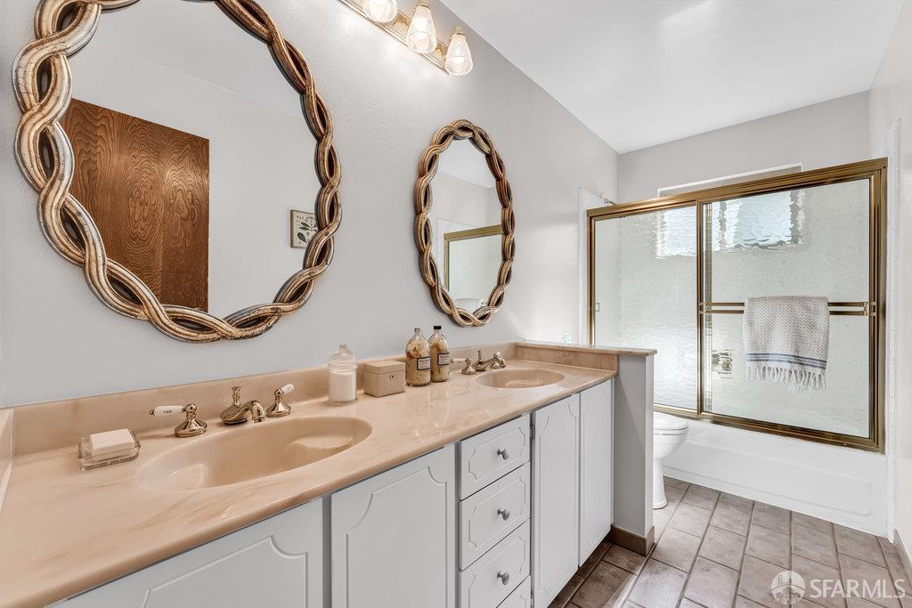 Walnut Creek, California 94598, United States, 3 Bedrooms Bedrooms, ,3 BathroomsBathrooms,Residential,Active,239598