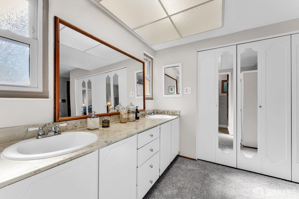 Walnut Creek, California 94598, United States, 3 Bedrooms Bedrooms, ,3 BathroomsBathrooms,Residential,Active,239598