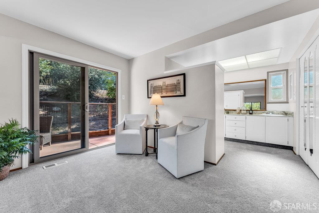 Walnut Creek, California 94598, United States, 3 Bedrooms Bedrooms, ,3 BathroomsBathrooms,Residential,Active,239598