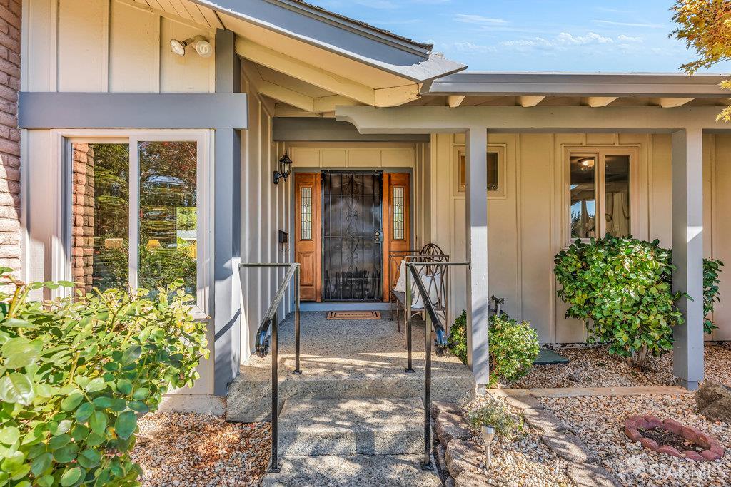 Walnut Creek, California 94598, United States, 3 Bedrooms Bedrooms, ,3 BathroomsBathrooms,Residential,Active,239598