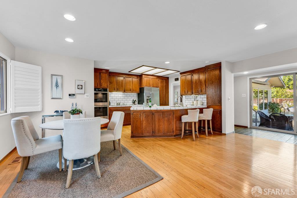 Walnut Creek, California 94598, United States, 3 Bedrooms Bedrooms, ,3 BathroomsBathrooms,Residential,Active,239598