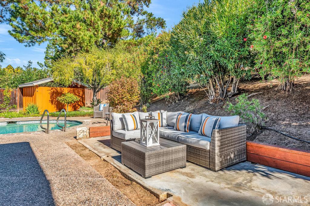 Walnut Creek, California 94598, United States, 3 Bedrooms Bedrooms, ,3 BathroomsBathrooms,Residential,Active,239598