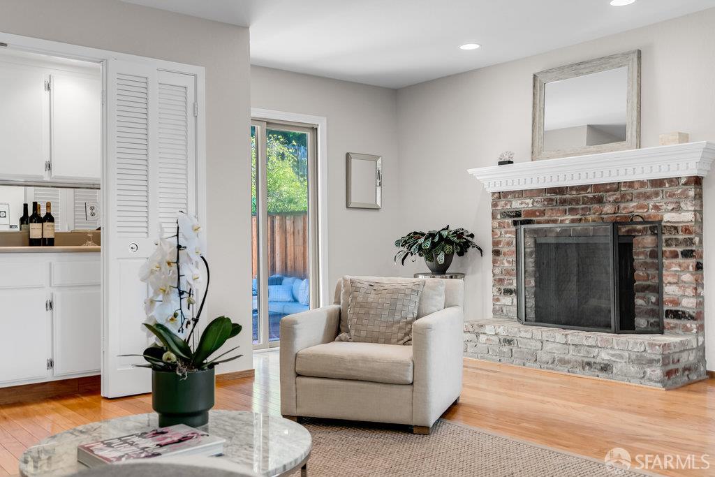 Walnut Creek, California 94598, United States, 3 Bedrooms Bedrooms, ,3 BathroomsBathrooms,Residential,Active,239598