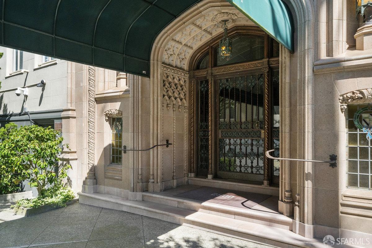 2500 Steiner Street 3