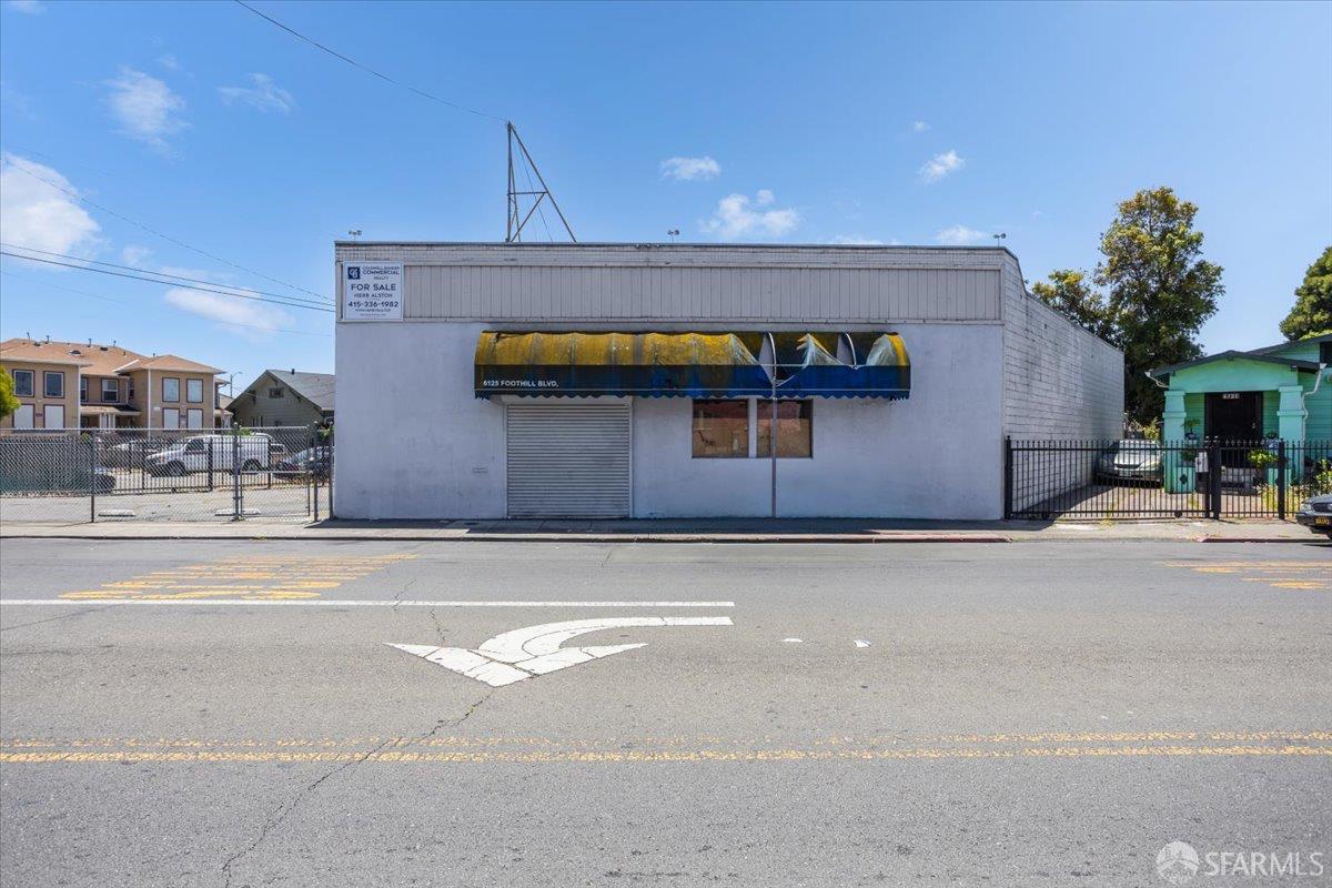6125 Foothill Boulevard