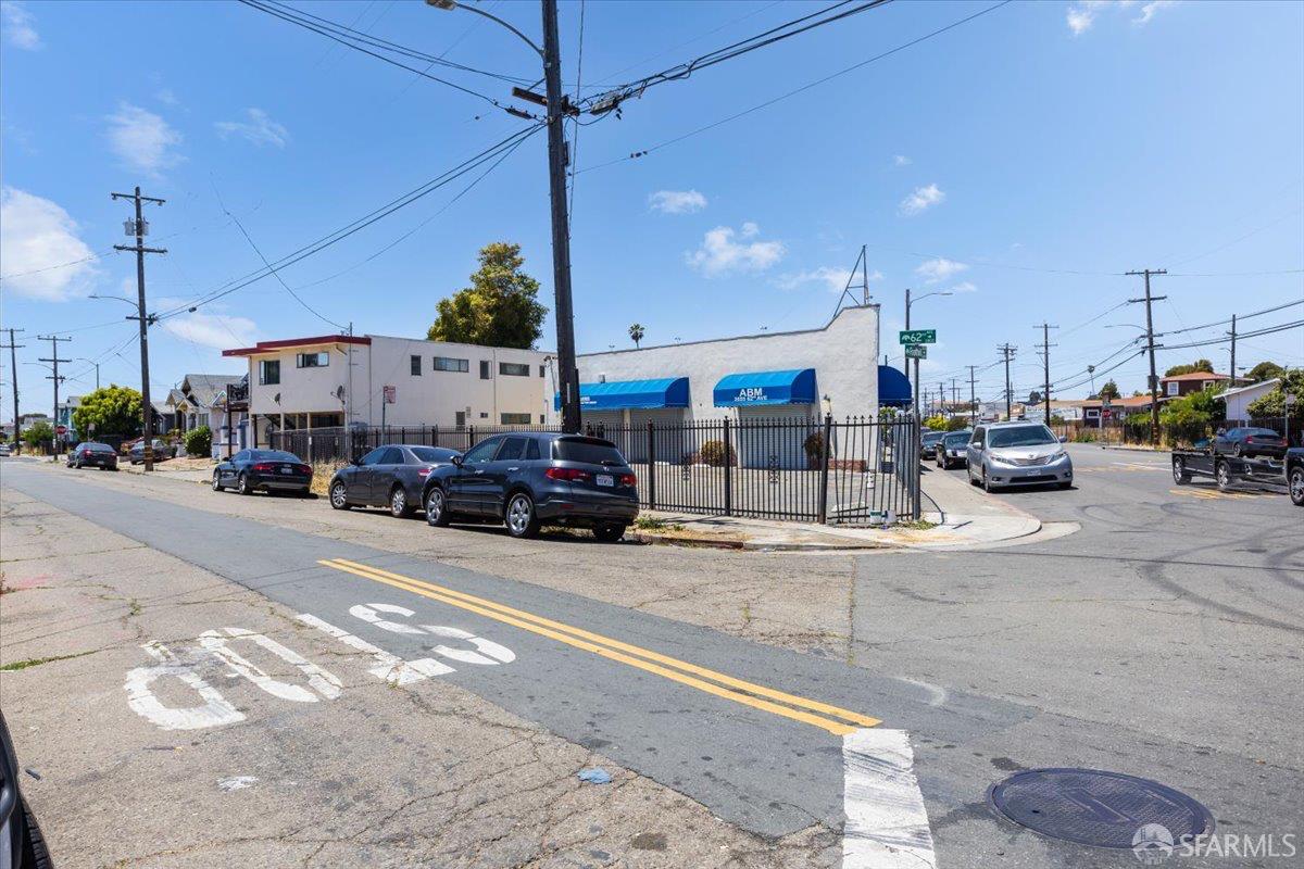 6125 Foothill Boulevard