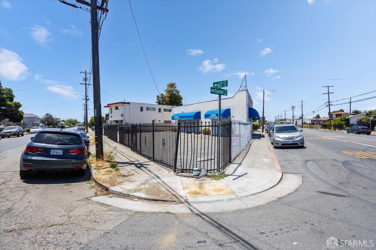 6125 Foothill Boulevard