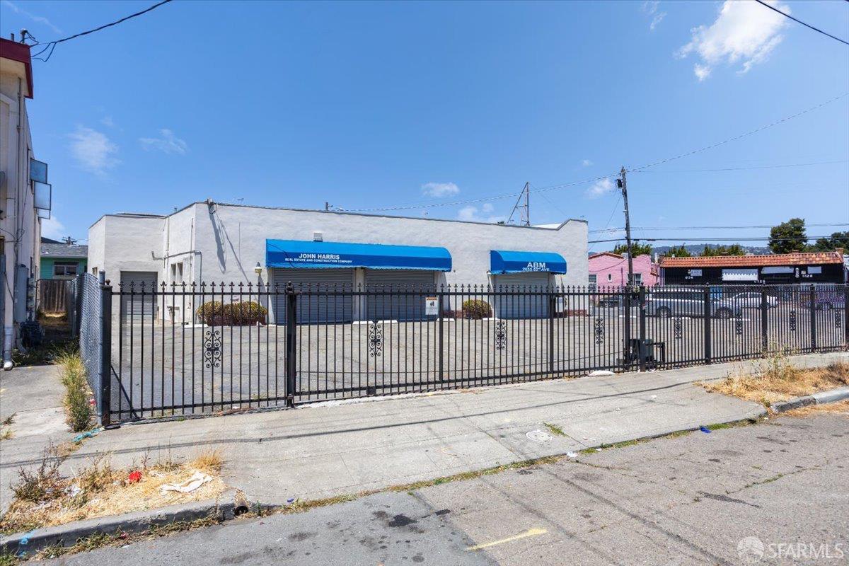 6125 Foothill Boulevard