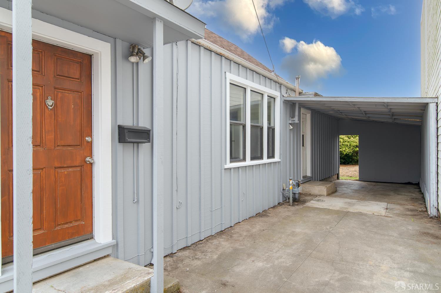 262 Vista Grande Avenue