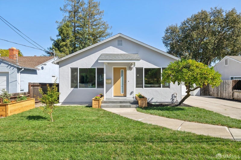 717 Alameda De Las Pulgas