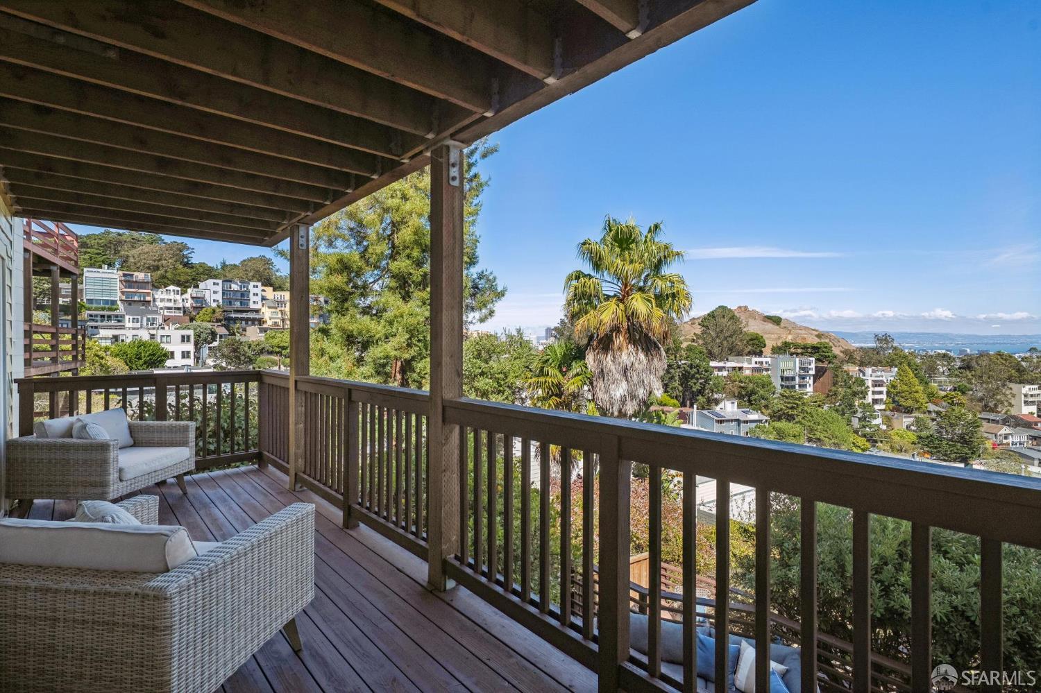 449 Roosevelt Way
