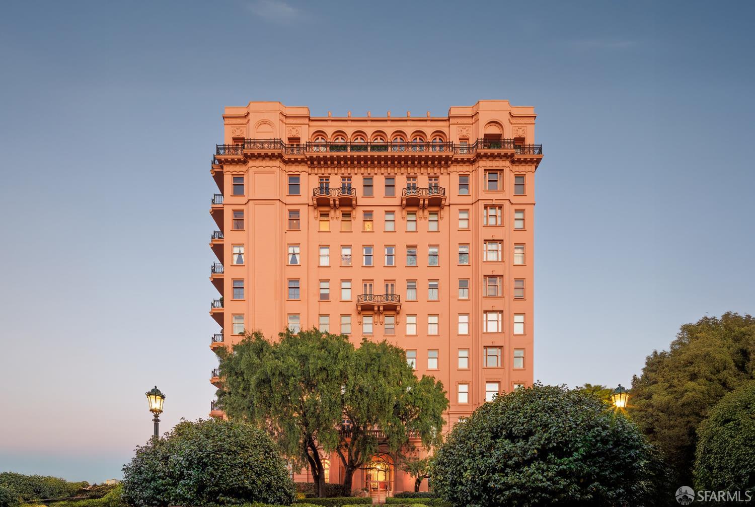 2006 Washington Street 4