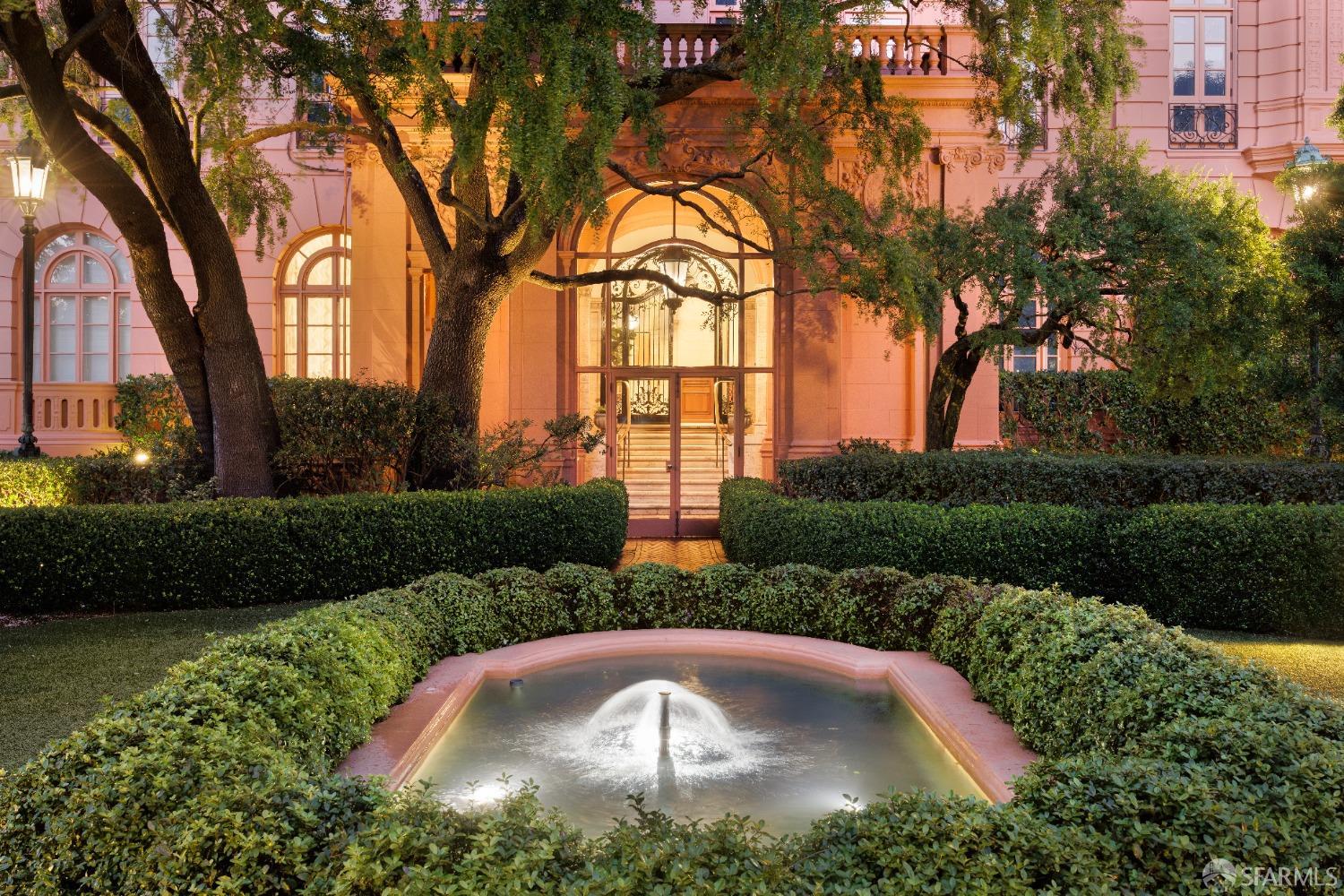 2006 Washington Street 4