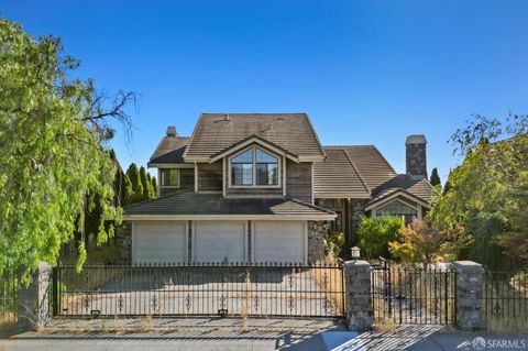 13407 Campus Drive, Oakland, CA 94619 - #: 425059778