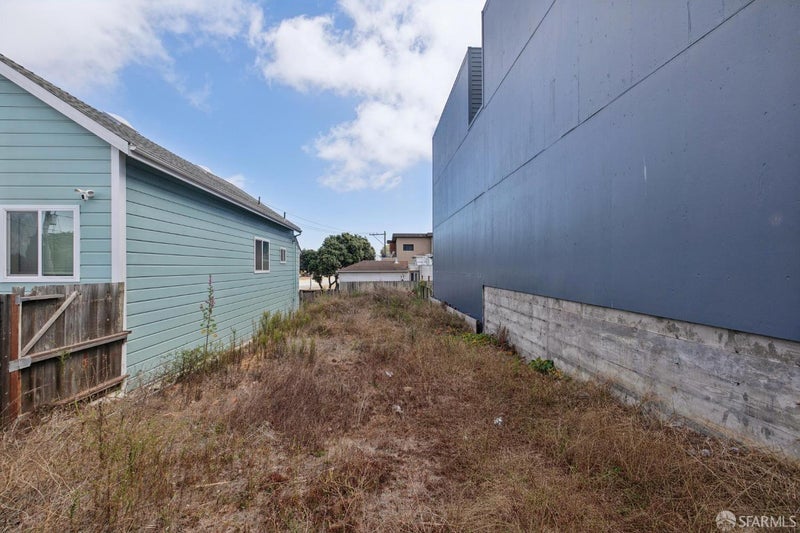 216 Head Street