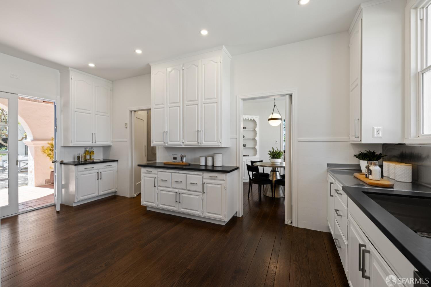 San Francisco, California 94127, United States, 5 Bedrooms Bedrooms, ,5 BathroomsBathrooms,Residential,Active,96675