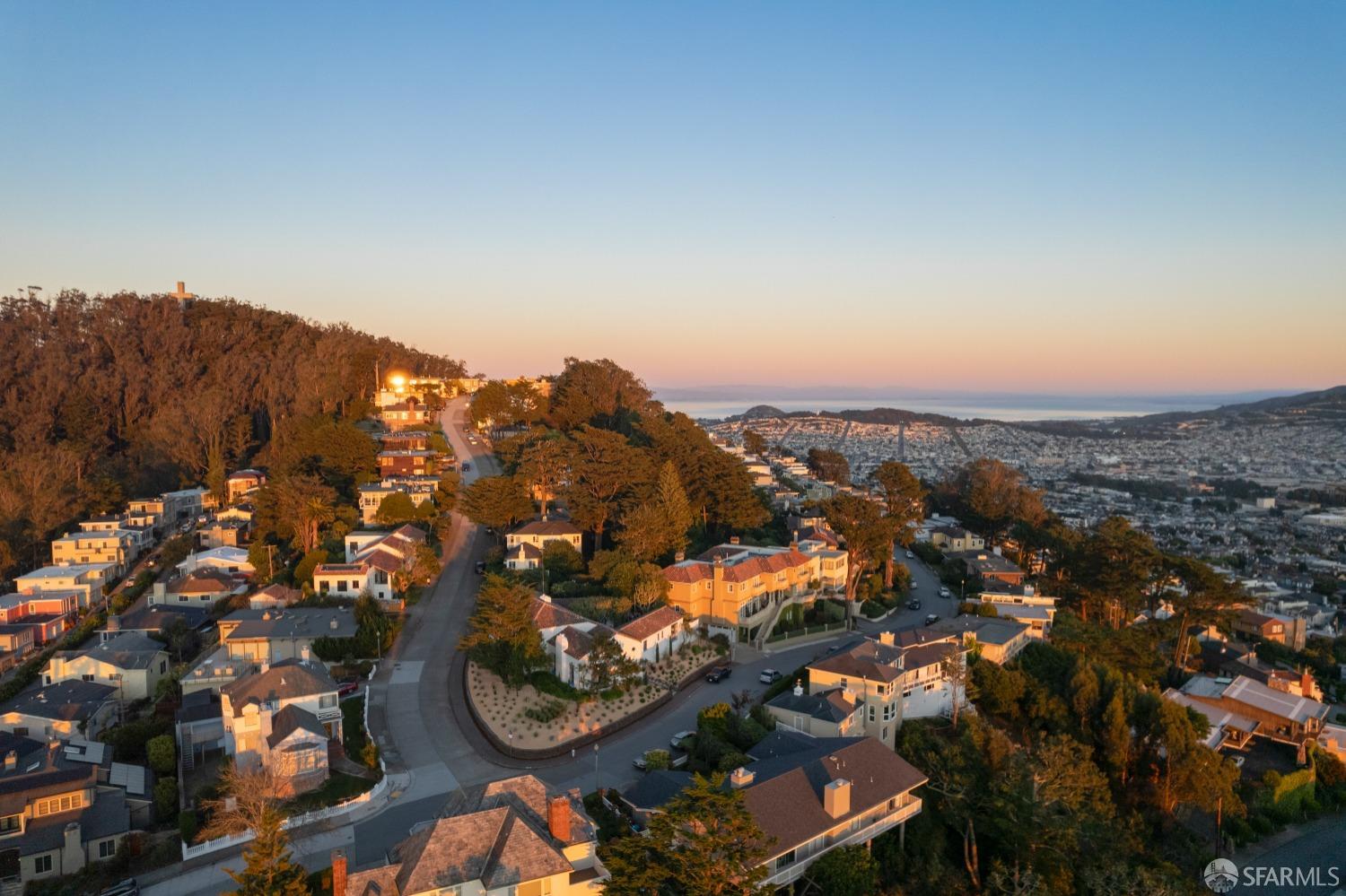 San Francisco, California 94127, United States, 5 Bedrooms Bedrooms, ,5 BathroomsBathrooms,Residential,Active,96675