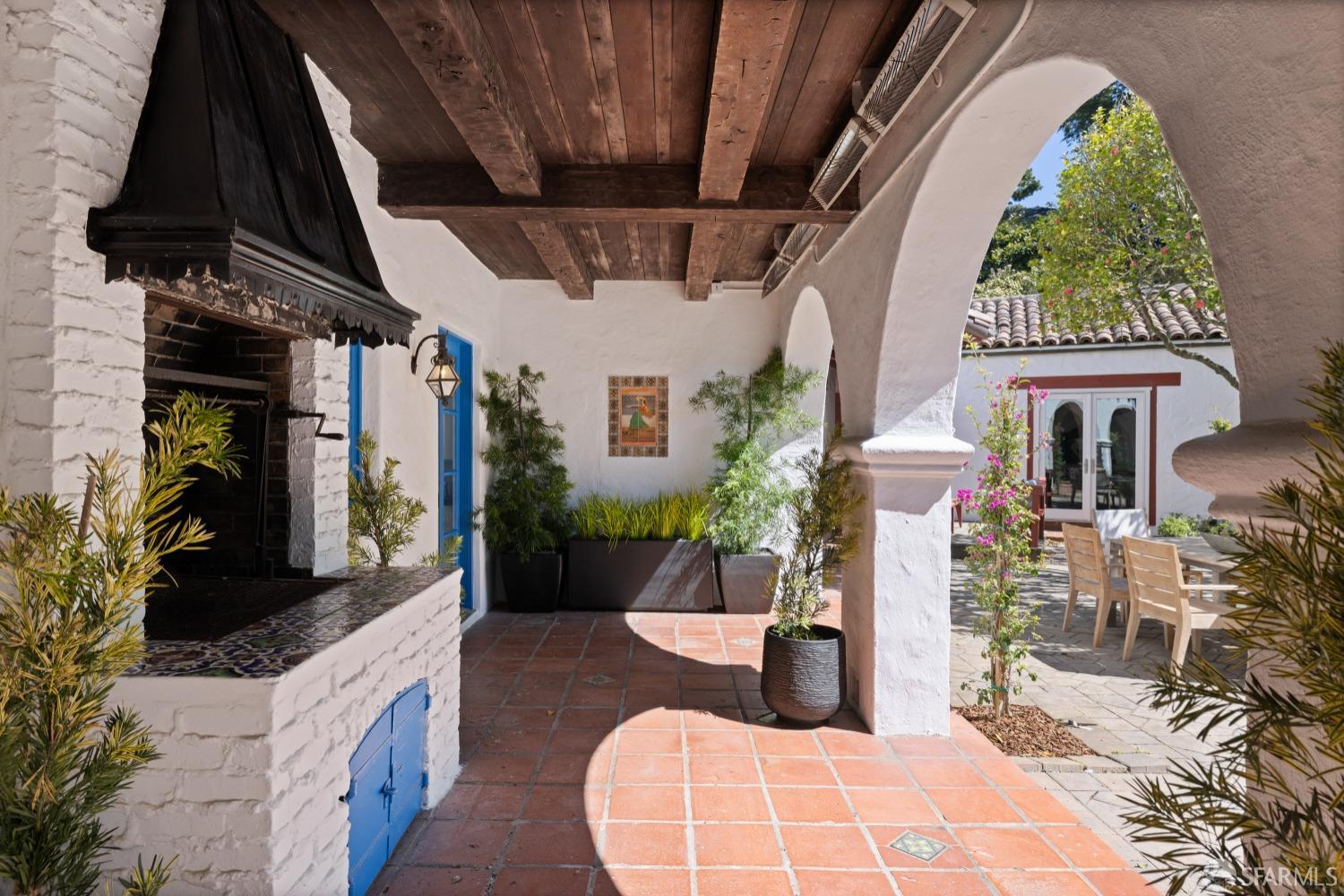 San Francisco, California 94127, United States, 5 Bedrooms Bedrooms, ,5 BathroomsBathrooms,Residential,Active,96675