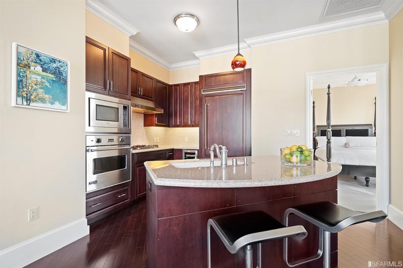690 Market Street 1605