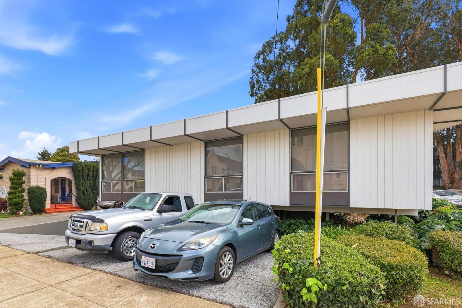 90 El Camino Real Boulevard