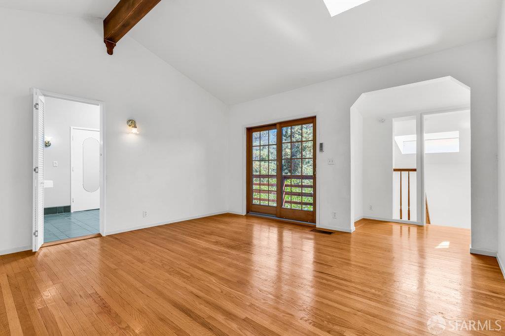 Oakland, California 94611, United States, 2 Bedrooms Bedrooms, ,2 BathroomsBathrooms,Residential,Active,217751