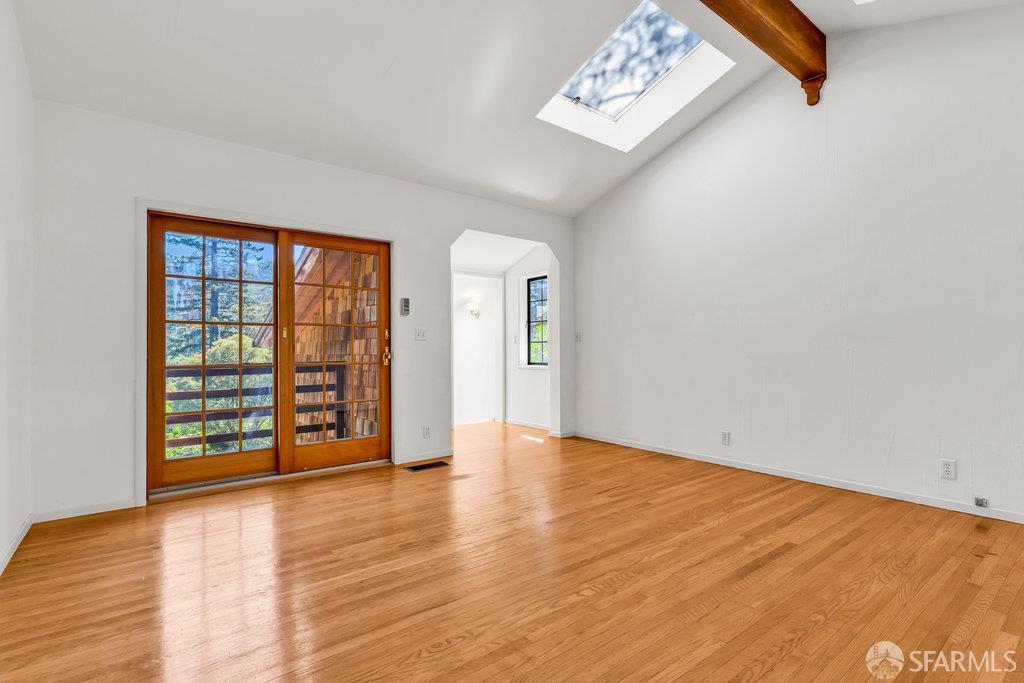 Oakland, California 94611, United States, 2 Bedrooms Bedrooms, ,2 BathroomsBathrooms,Residential,Active,217751