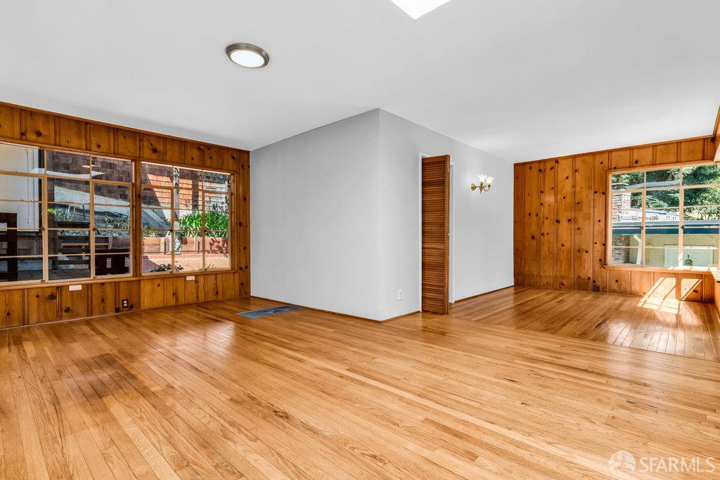 Oakland, California 94611, United States, 2 Bedrooms Bedrooms, ,2 BathroomsBathrooms,Residential,Active,217751