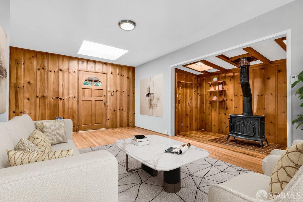 Oakland, California 94611, United States, 2 Bedrooms Bedrooms, ,2 BathroomsBathrooms,Residential,Active,217751