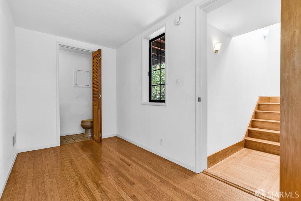 Oakland, California 94611, United States, 2 Bedrooms Bedrooms, ,2 BathroomsBathrooms,Residential,Active,217751