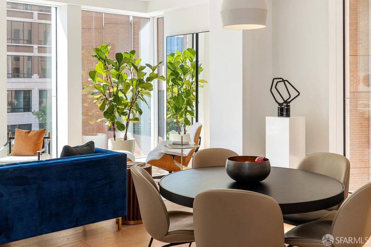 1 Steuart Lane 405